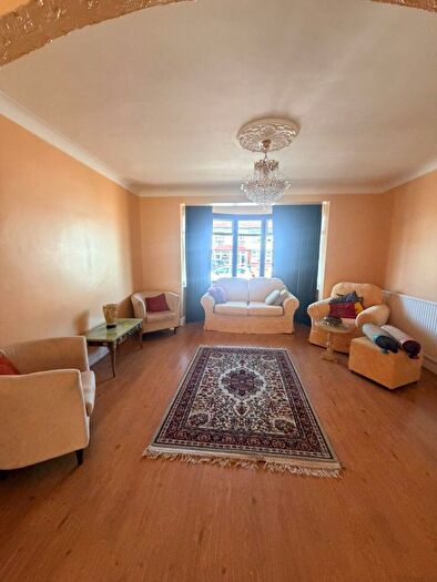 5 Bedroom Semi Detached House To Rent In London, E11