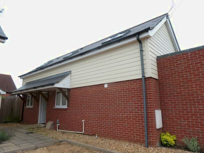 4 Bedroom House To Rent In Bedroom Semi Detached House In Ensbury Park, BH10