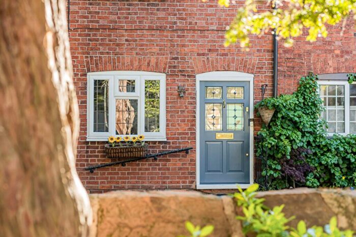 2 Bedroom Terraced House For Sale In Fieldgate Lane, Kenilworth, Warwickshire, CV8