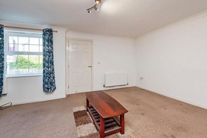 2 Bedroom Semi-Detached House For Sale In Gardeners Walk, Skelmanthorpe, Huddersfield, HD8