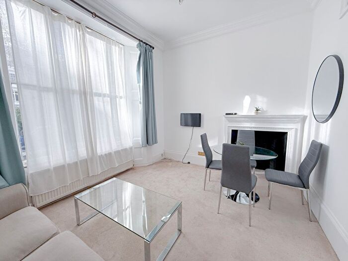 1 Bedroom Flat To Rent In Ovington Square, SW3