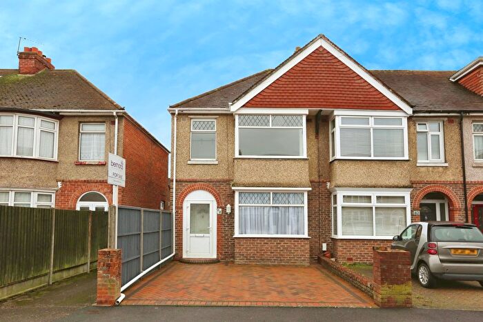 3 Bedroom End Terrace House For Sale In Eastbourne Avenue, Gosport, PO12