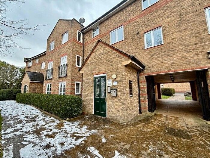 2 Bedroom Flat To Rent In Nottage Crescent, Braintree, CM7