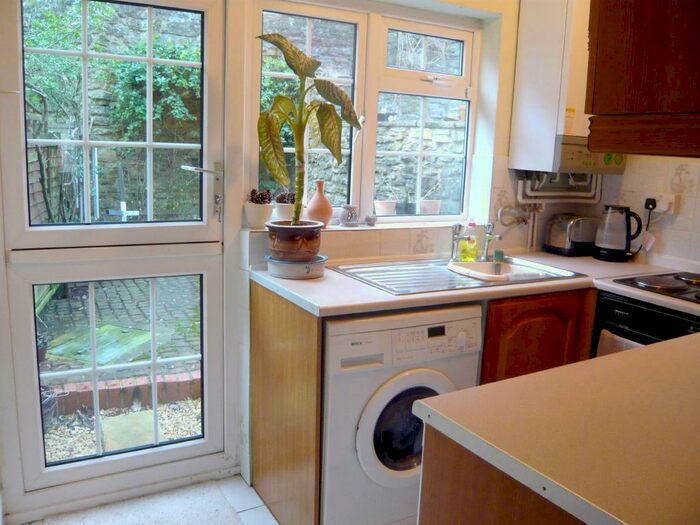 2 Bedroom Character Property To Rent In Sheppards Barton, Frome, Somerset, BA11