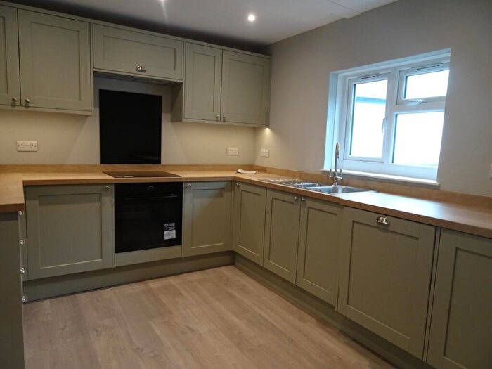 3 Bedroom Flat To Rent In Salisbury Street, Fordingbridge, Hampshire, SP6