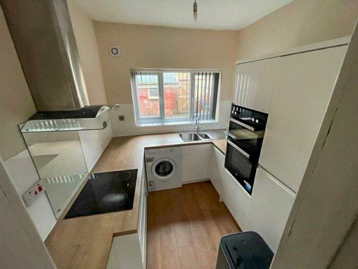 3 Bedroom Terraced House To Rent In Elmswood Avenue, Rusholme, M14