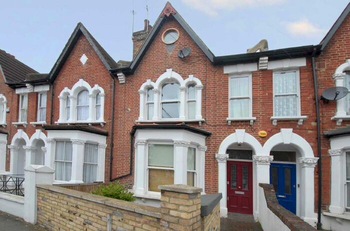 2 Bedroom Flat To Rent In Summerley Street, London, SW18