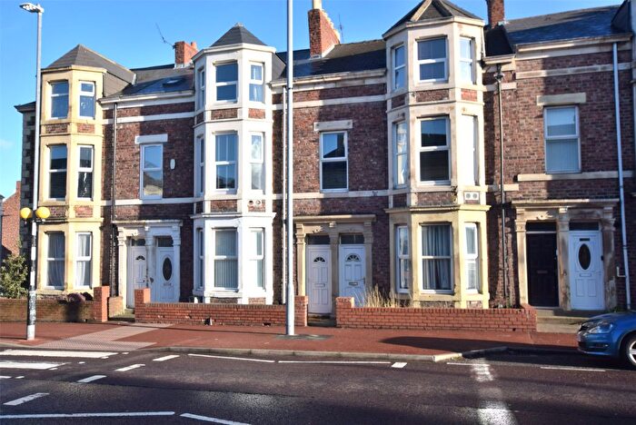 3 Bedroom Maisonette For Sale In Prince Consort Road, Gateshead, NE8