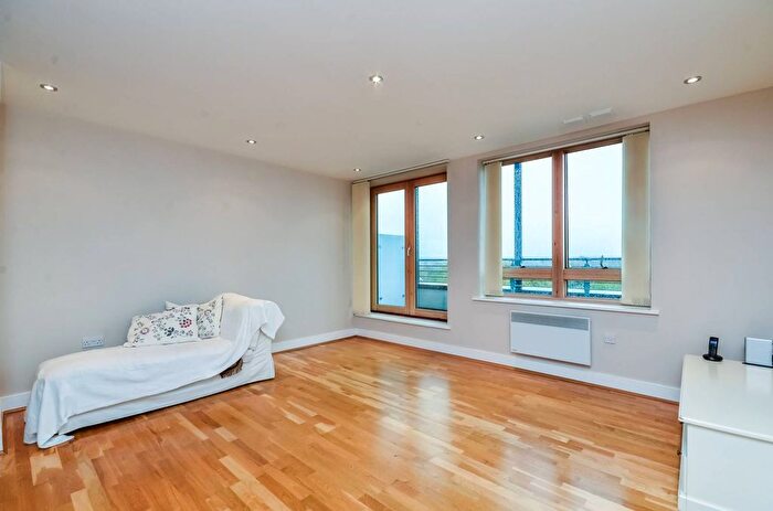 2 Bedroom Flat To Rent In Albemarle Road, Beckenham, BR3