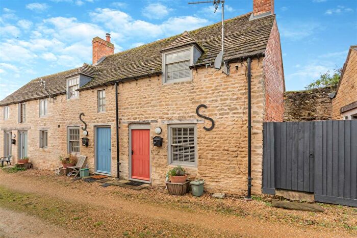 1 Bedroom House To Rent In Setchells Yard, West Street, Oundle, PE8