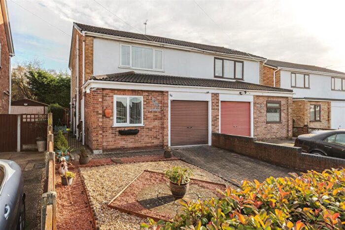 3 Bedroom Semi Detached House For Sale In Whitfield Road, Scunthorpe, DN17