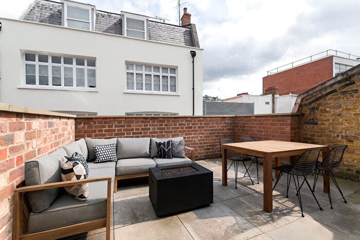 3 Bedroom Flat For Sale In Warwick Court, High Holborn, WC1R