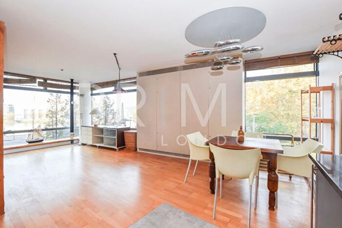 2 Bedroom Flat To Rent In Parliament View Apartments, Albert Embankment, London, SE1