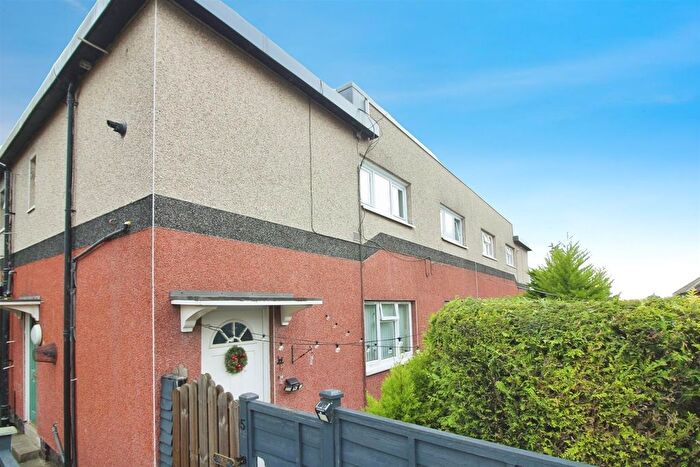 2 Bedroom Flat For Sale In North Drive, Sherburn In Elmet, Leeds, LS25