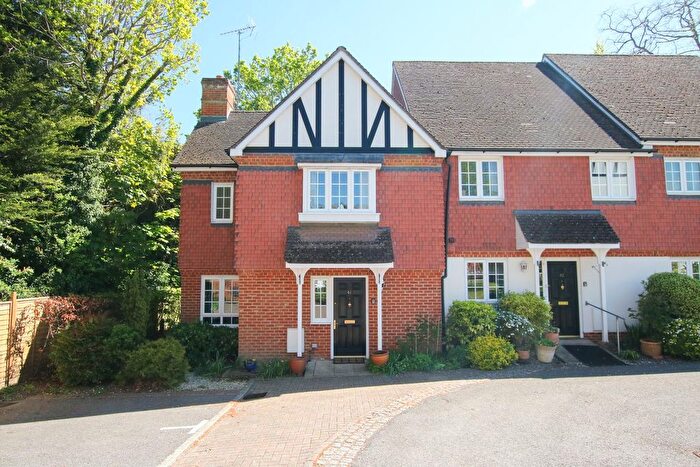 2 Bedroom Semi Detached House For Sale In Harding Place, Wokingham, RG40