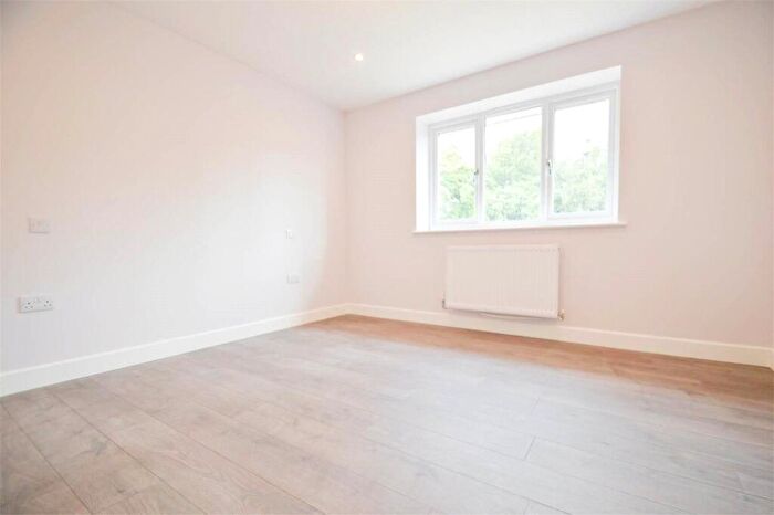 5 Bedroom Terraced House For Sale In Poplar Road, Rochester, ME2