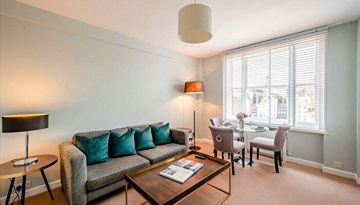 1 Bedroom Flat To Rent In Hill Street, London, W1J