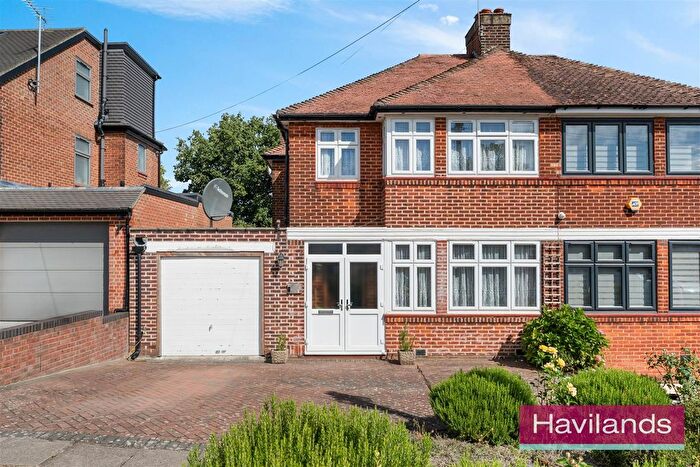 3 Bedroom Semi-Detached House For Sale In Lowther Drive, Enfield, EN2
