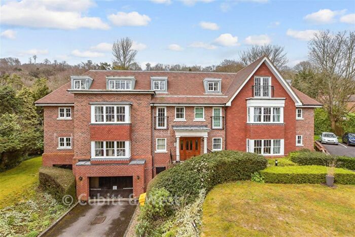 2 Bedroom Apartment For Sale In Beech Road, Reigate, Surrey, RH2