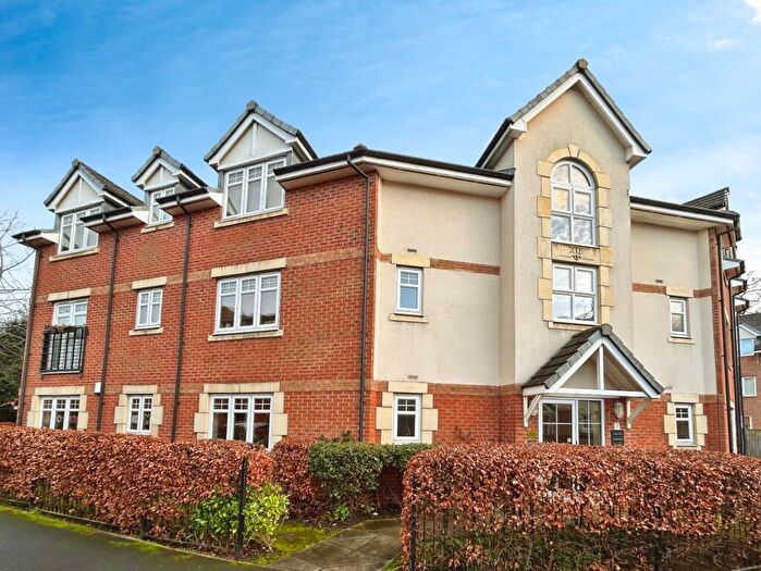 2 Bedroom Flat To Rent In Cedarwood Close, Manchester, Greater Manchester, M22