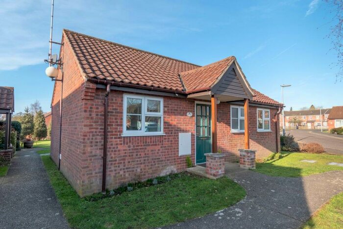 2 Bedroom Detached Bungalow For Sale In Fayregreen, Fakenham, NR21