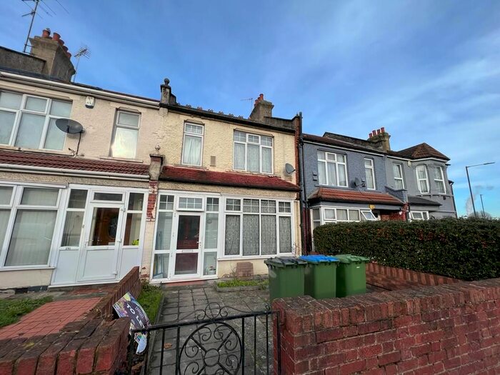 3 Bedroom Terraced House To Rent In Mcleod Road, London, SE2