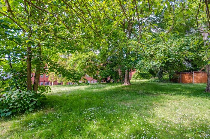 2 Bedroom Flat For Sale In Cannon House, Queen Street, Hitchin, Hertfordshire, SG4