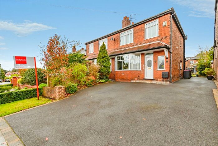 3 Bedroom Semi Detached House For Sale In Douglas Road, Worsley, Manchester, Greater Manchester, M28