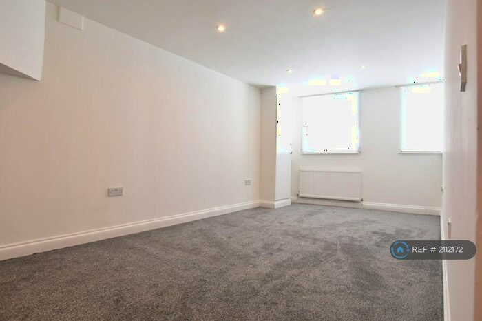 Studio To Rent In Guildford Street, Luton, LU1