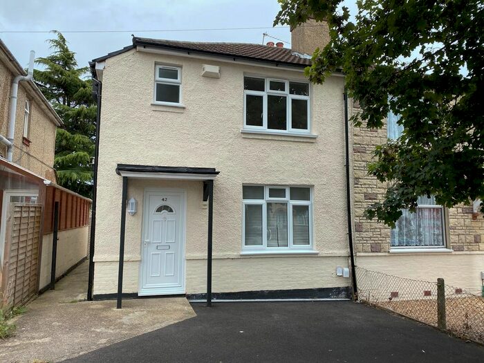 3 Bedroom Semi-Detached House To Rent In Primrose Road, Southampton SO16