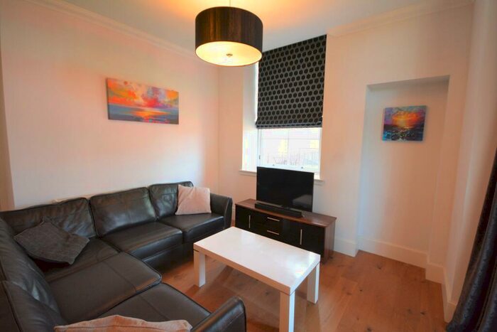 2 Bedroom Apartment To Rent In Ardconnel Street, Inverness, Inverness, IV2