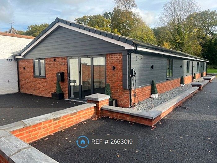 3 Bedroom Bungalow To Rent In Broadbridge Lane, Smallfield, Horley, RH6