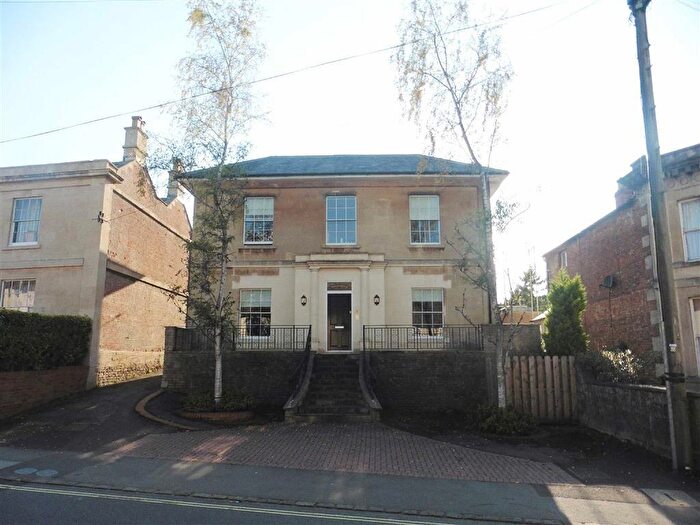1 Bedroom Flat To Rent In The Causeway, Chippenham, SN15