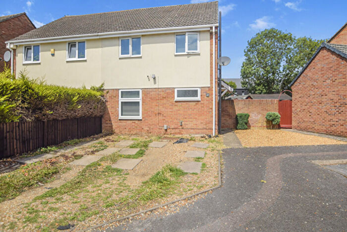 3 Bedroom Semi-Detached House For Sale In Bevan Close, Huntingdon, PE29