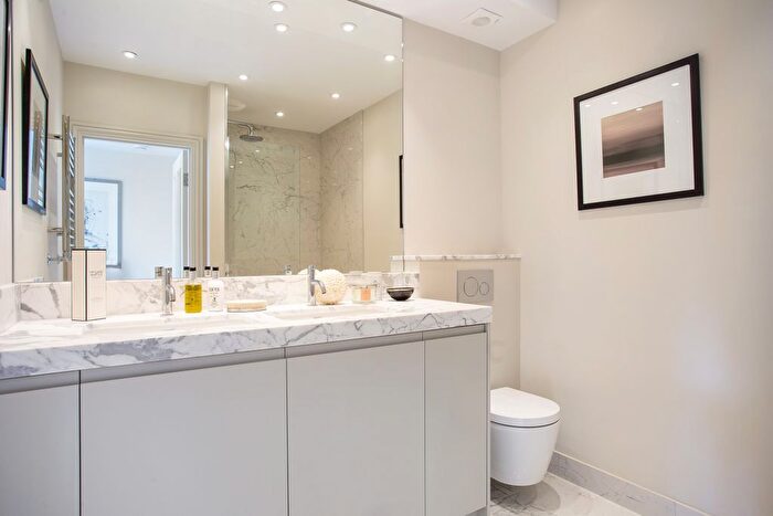 6 Bedroom Terraced House For Sale In Britannia Road, London, SW6