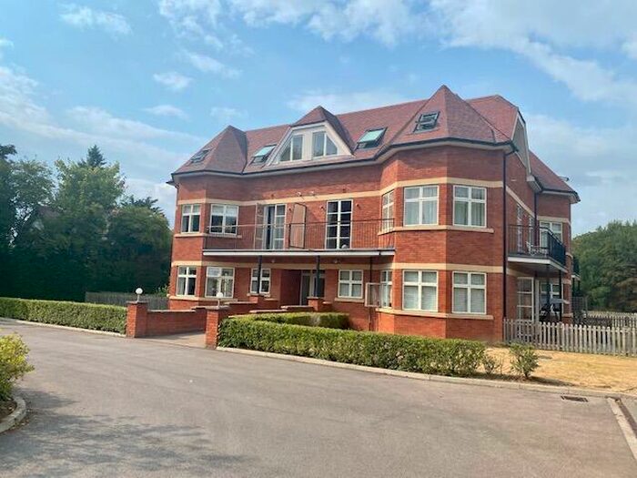 2 Bedroom Apartment To Rent In Bath Road, Maidenhead, SL6