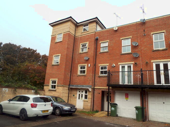 2 Bedroom Apartment To Rent In Winton Street, City Centre, SO14