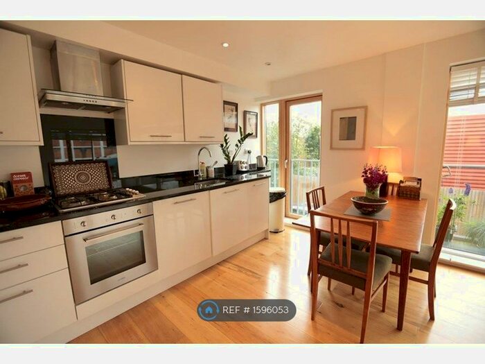 2 Bedroom Flat To Rent In London, London, E8