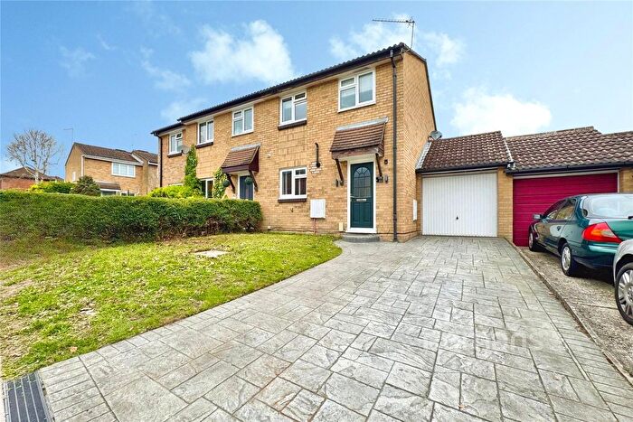 3 Bedroom Semi Detached House For Sale In Wargrove Drive, College Town, Sandhurst, GU47