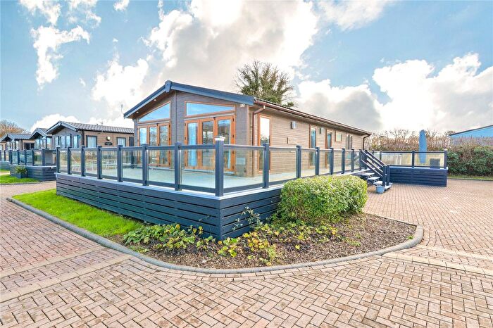 3 Bedroom Mobile/park Home For Sale In Beech, Hoburne Bashley Holiday Park, New Milton, Hampshire, BH25