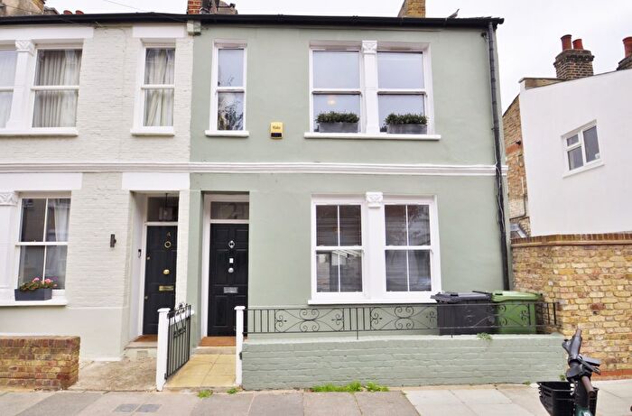 4 Bedroom End Of Terrace House To Rent In Holyport Road, Fulham, SW6