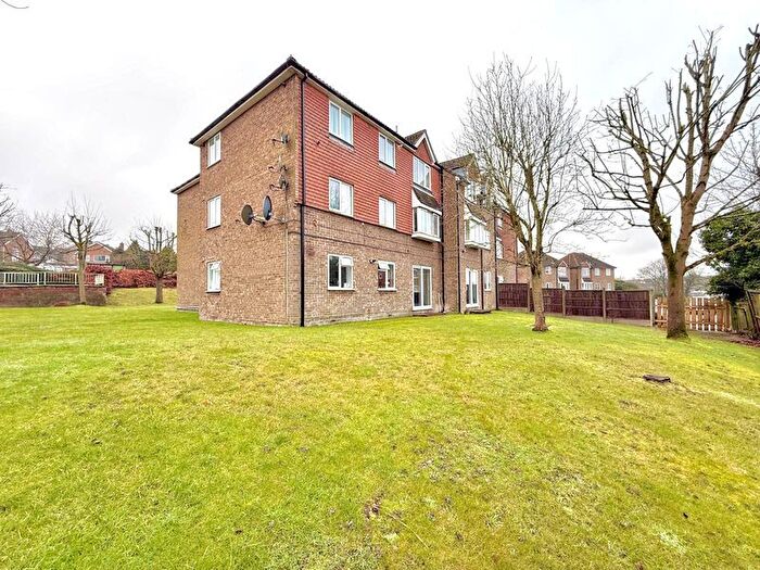 1 Bedroom Flat For Sale In Abbey Mews, Dunstable, LU6