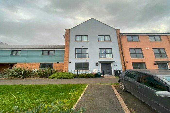 4 Bedroom Terraced House To Rent In Swithins Lane, Bristol, BS34