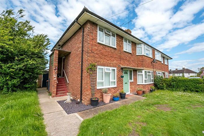 2 Bedroom Maisonette For Sale In Drovers Way, Dunstable, LU6
