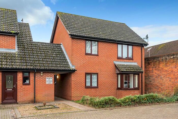 1 Bedroom Flat To Rent In Newbury, Berkshire, RG14