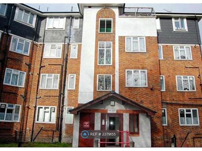 2 Bedroom Flat To Rent In Vane House, London, N2