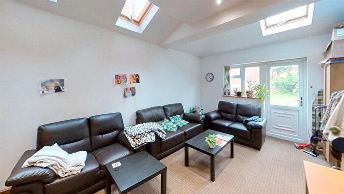 6 Bedroom House To Rent In Tiverton Road, Birmingham, B29