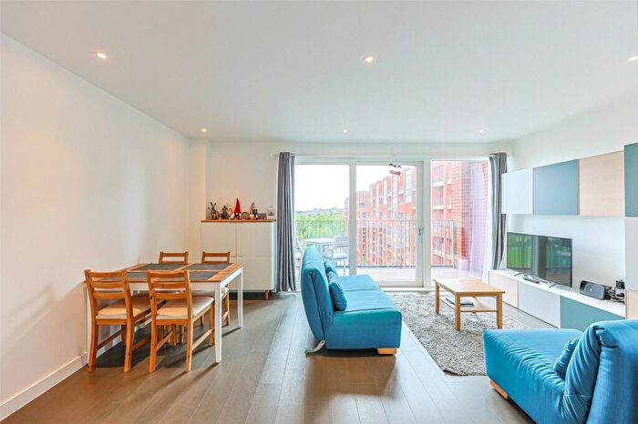 1 Bedroom Apartment For Sale In Lismore Boulevard, Colindale Gardens, Colindale, NW9