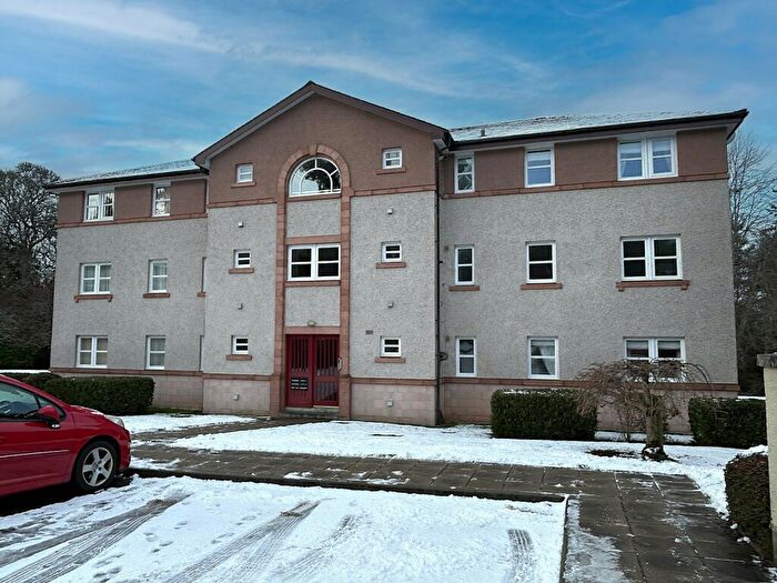 3 Bedroom Flat To Rent In Riverside Court, Island Bank Road, Inverness., IV2