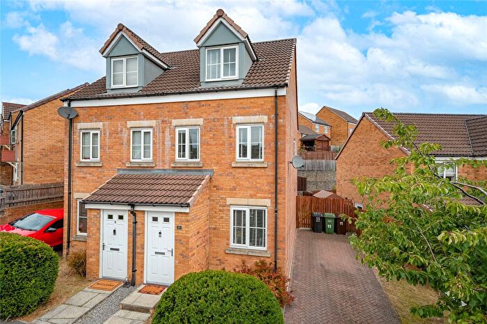 3 Bedroom Semi-detached House For Sale In Seven Hill Way, Morley, Leeds, West Yorkshire, LS27